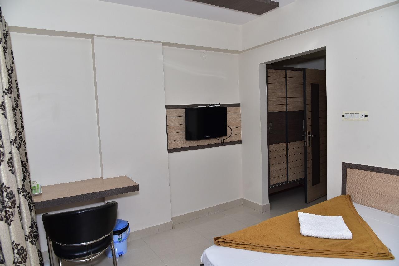 Iroomz Dwaraka Residency Bellary Exterior photo