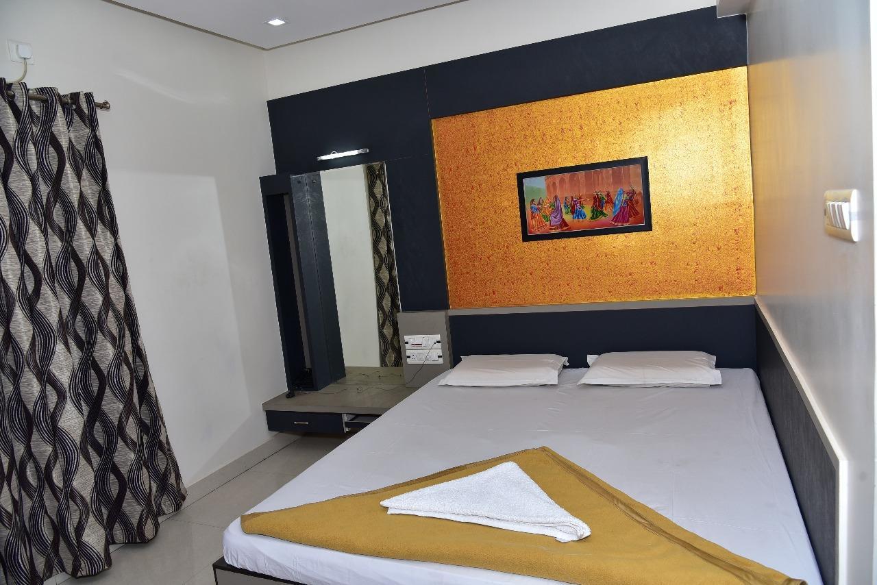 Iroomz Dwaraka Residency Bellary Exterior photo